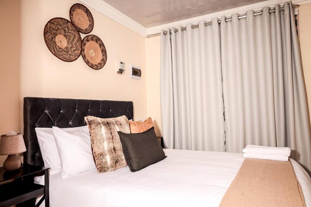 Riebeeckstad House | Elite Garden Cabin, Cozy Hideaway in Welkom with Fast WiFi, Free Parking