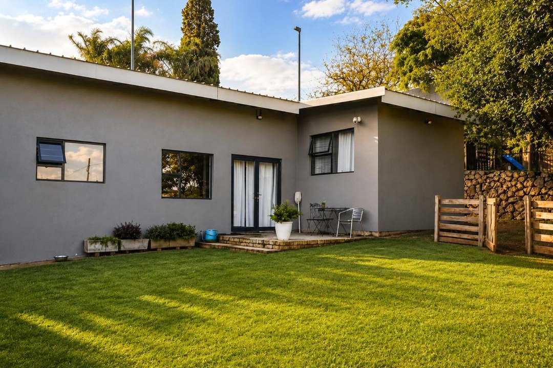 Greater Johannesburg Metropolitan Area Apartment | #4,2 bedroom Entire Unit Water backup supply WiFi Northcliff