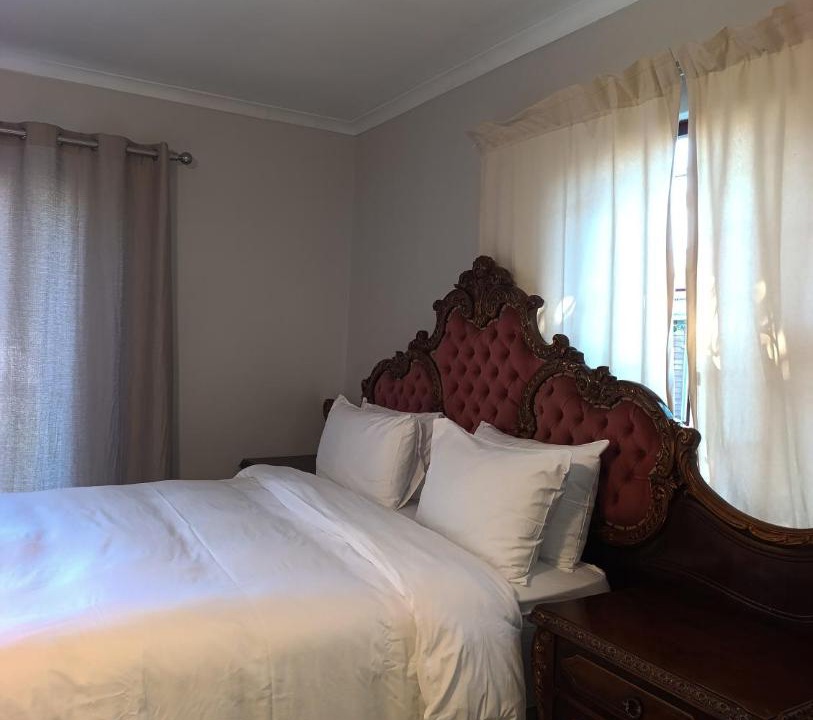 Eikenbosch House | Siyapeya Household