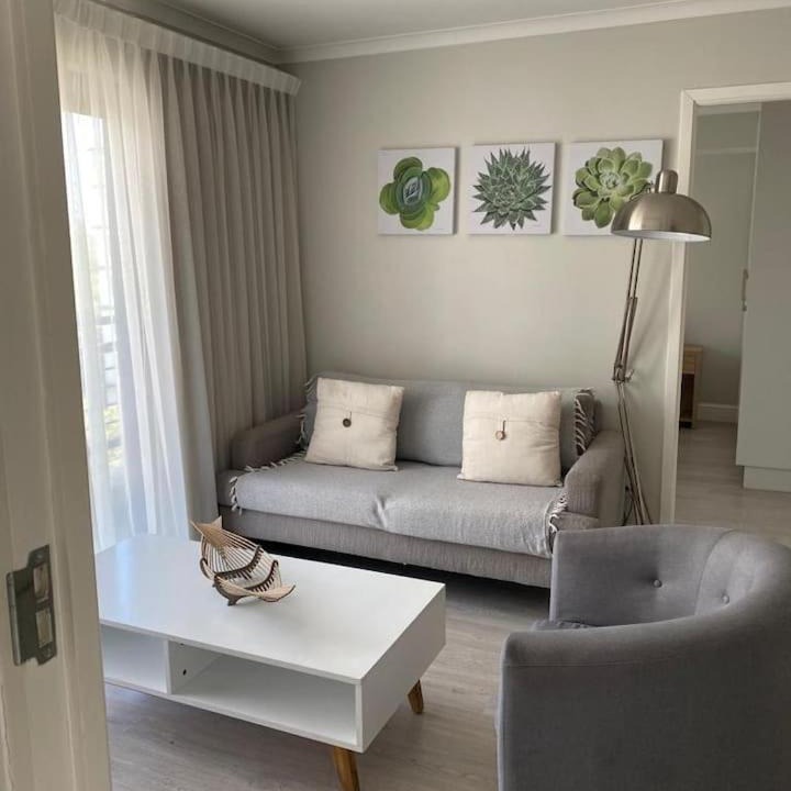 Observatory Apartment | Rooftop Pool & Gym, Minutes To Uct