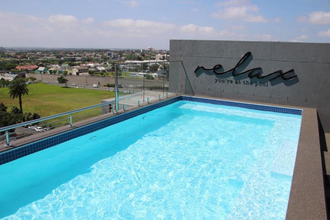 Observatory Apartment | Winchester Central Rooftop Pool Patio & Gym