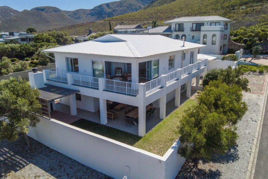 Voelklip Apartment | Zo'luha Spacious Family Home Mountain View
