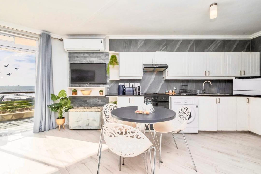 Lagoon Beach Apartment | Breathtaking Beachfront Apartment