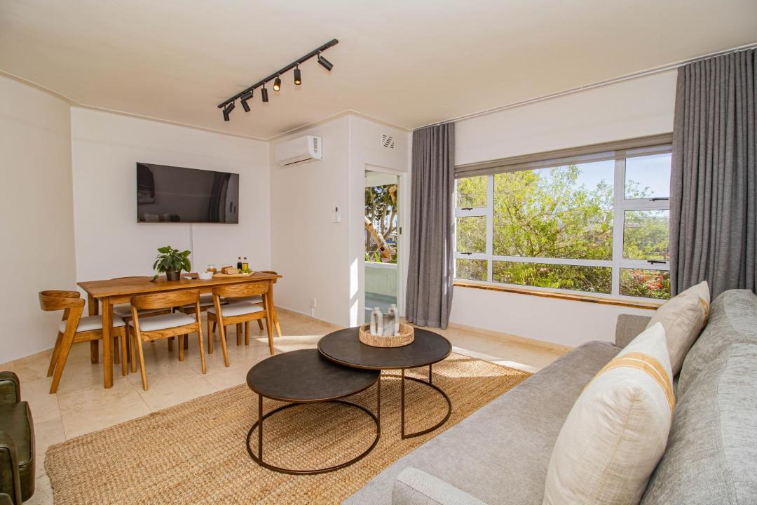 Three Anchor Bay Apartment | Ventnor House - Stylish 3-Bedroom Retreat in Green Point