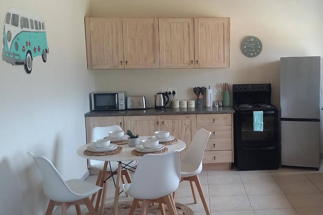 Bot River Villa | Barton Hoopoe Cottage near Hermanus with Wood Fired Hot Tub