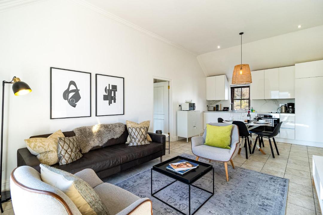 Stellenbosch Cabin | Winelands Golf Lodges 9
