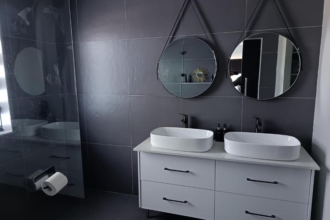 Lakeside House | Almond Place