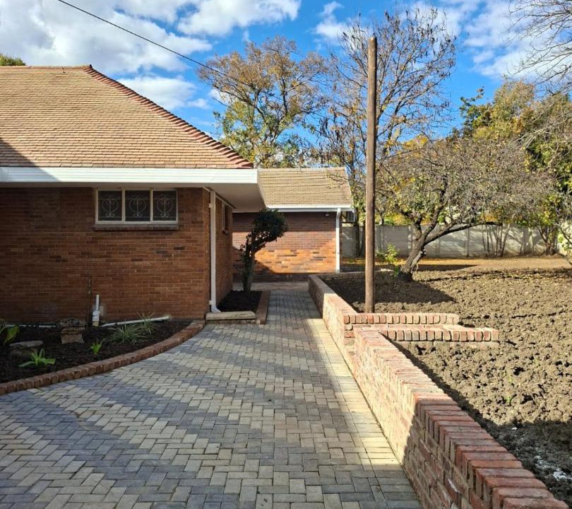 Kroonstad House | House Sawubona