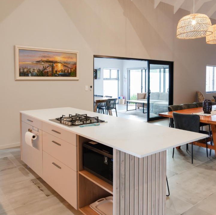 Robertson Apartment | Hole Inn 1