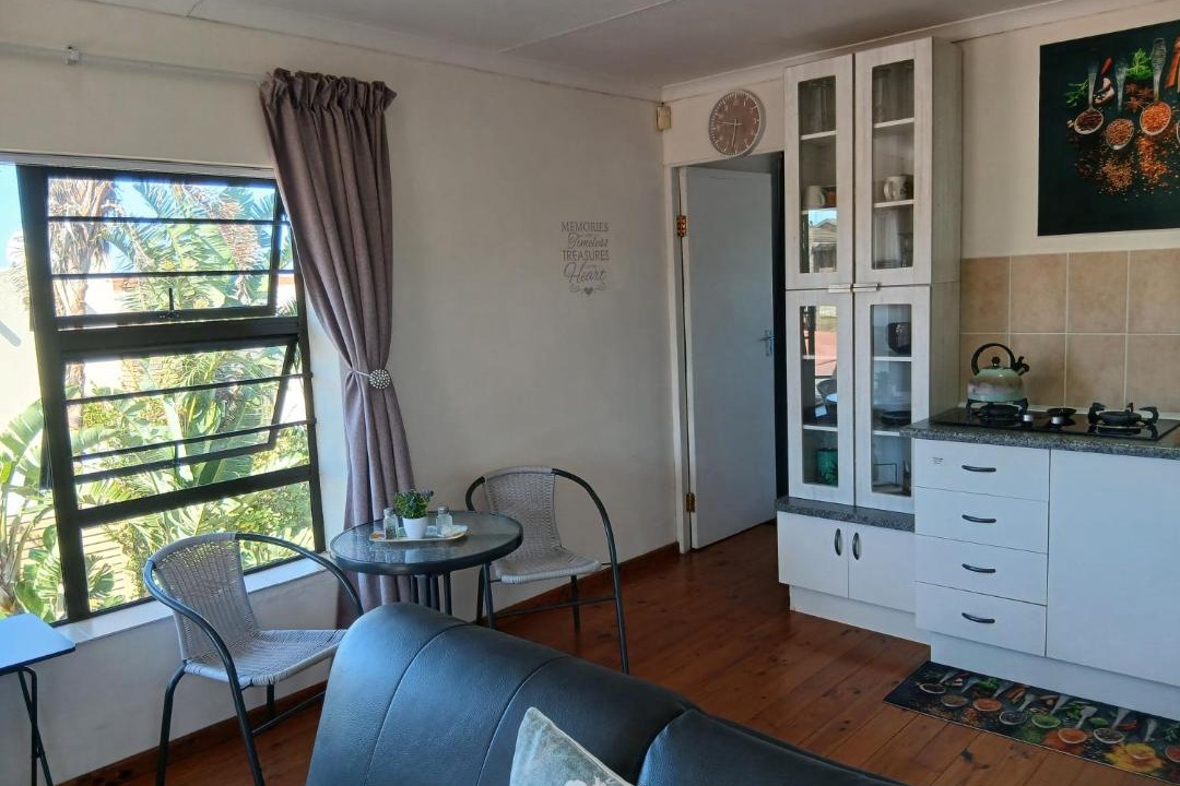 Aston Bay Apartment | Loeries Nest