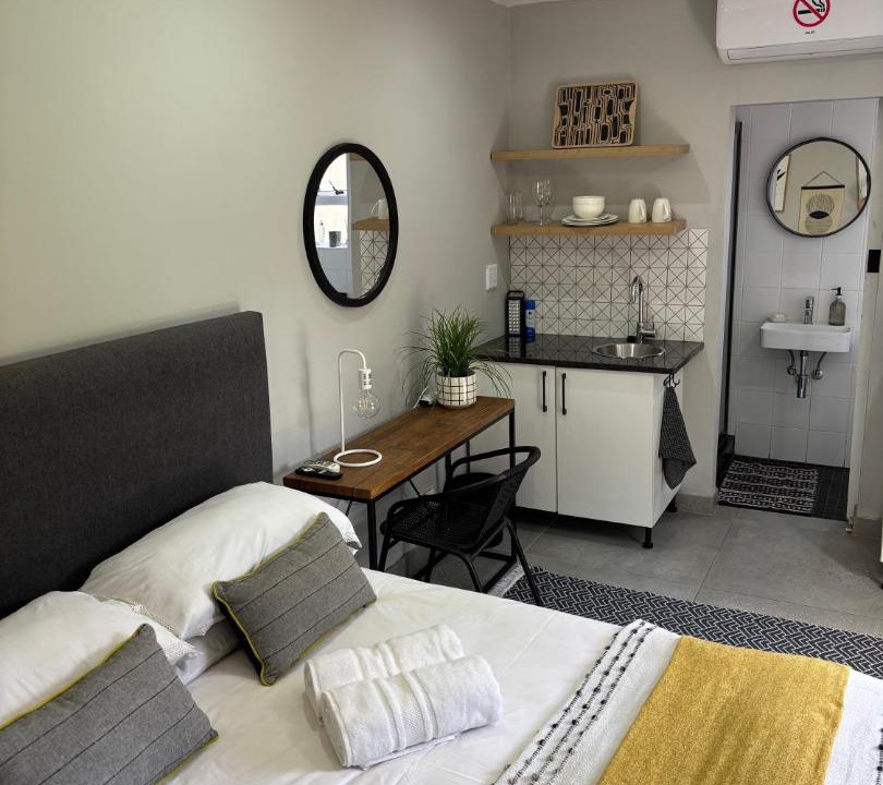 Morningside House | Lucky13 Guesthouse 145 Trematon Drive