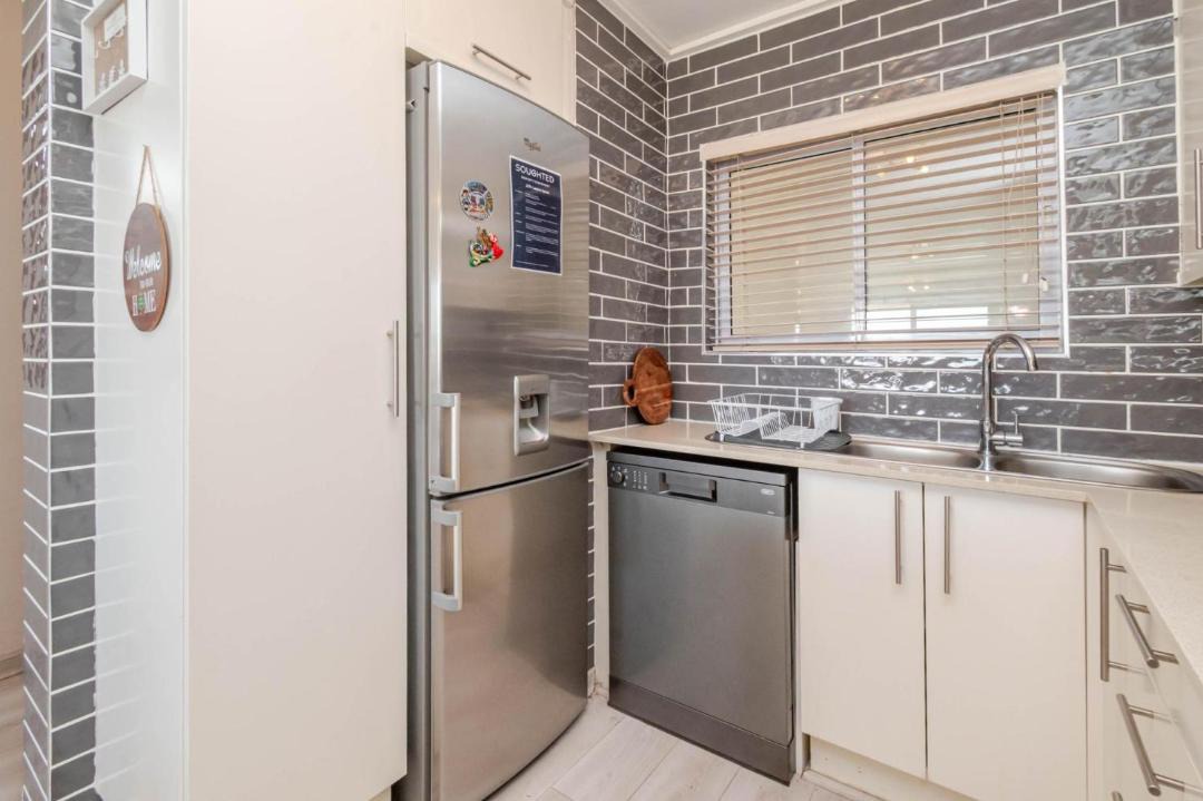 Lagoon Beach Apartment | Lagoon Beach Apartment with Pool and Ocean Views