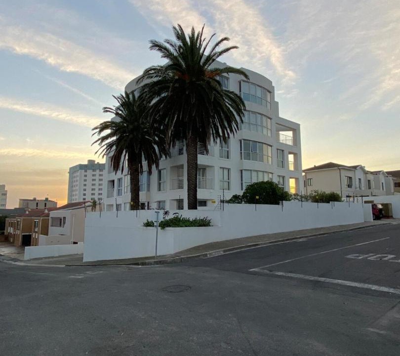 Strand Apartment | Elegant 2 Bedroom Apartment 150m from Beach - 2 Palms