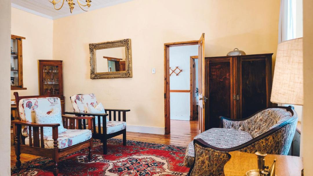 Graaff-Reinet House | Cypress Cottage - The Old House at River Bend