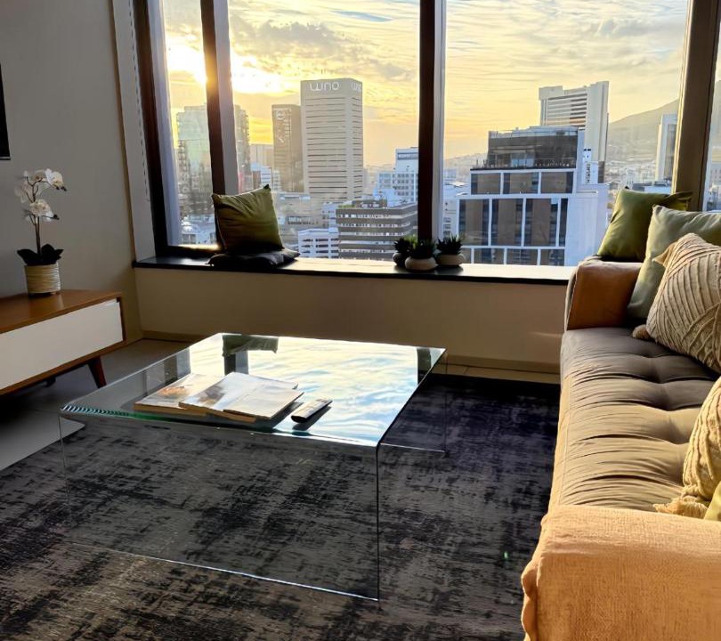 Bo'Kaap Apartment | Large Studio with Table Mountain View - De Waterkant - Secure Parking