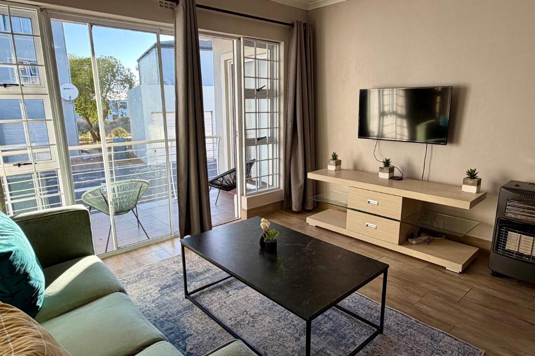 Big Bay Apartment | Luxurious 2Bed ,Iconic Views Mountain& Beach