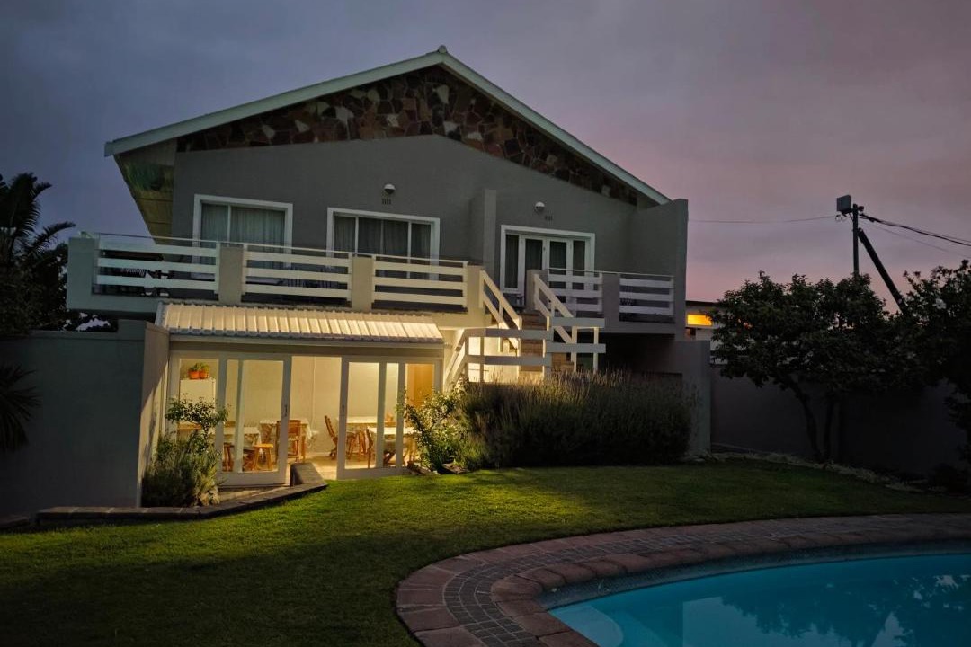 Kleinmond House | Moments Guesthouse, Kleinmond
