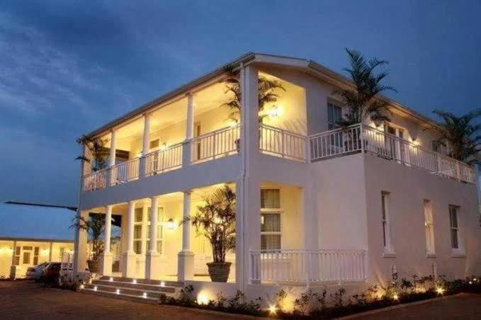 Essenwood Hotel | Luxe Avondale Boutique Hotel