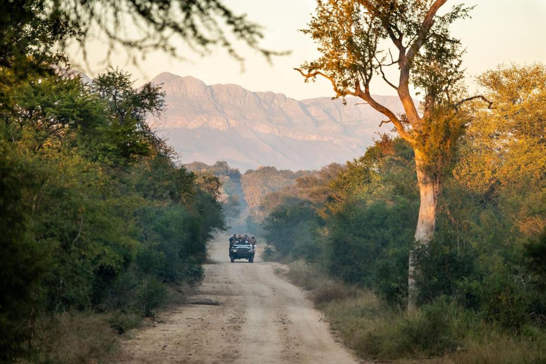 Hoedspruit Cabin | Karongwe - Kuname Safari Lodge