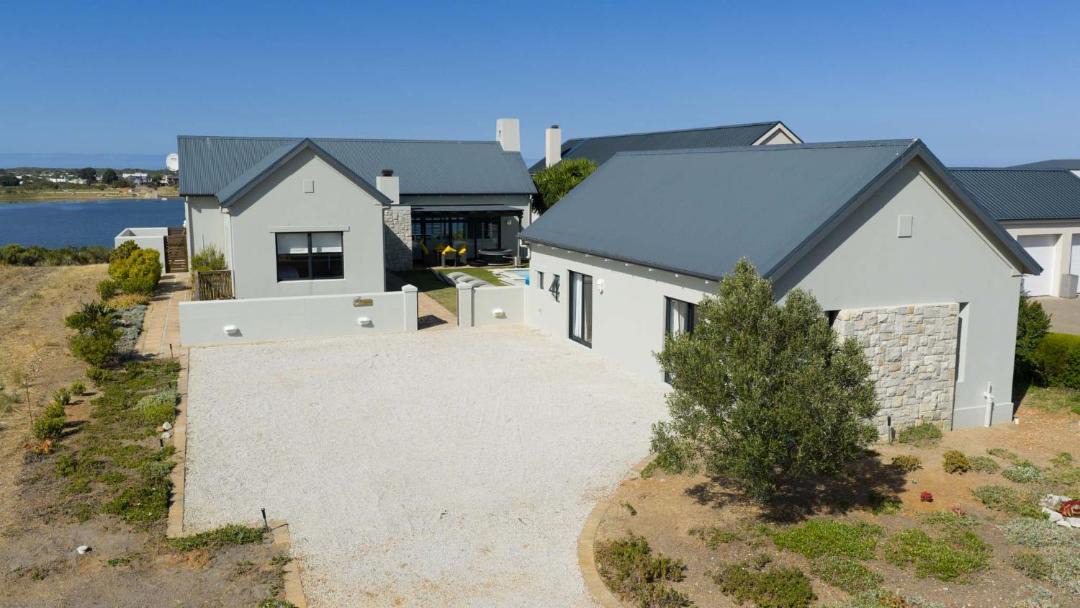 Fisherhaven Villa | Lagoon Ocean Lodge Waterfront Luxury Benguela Cove