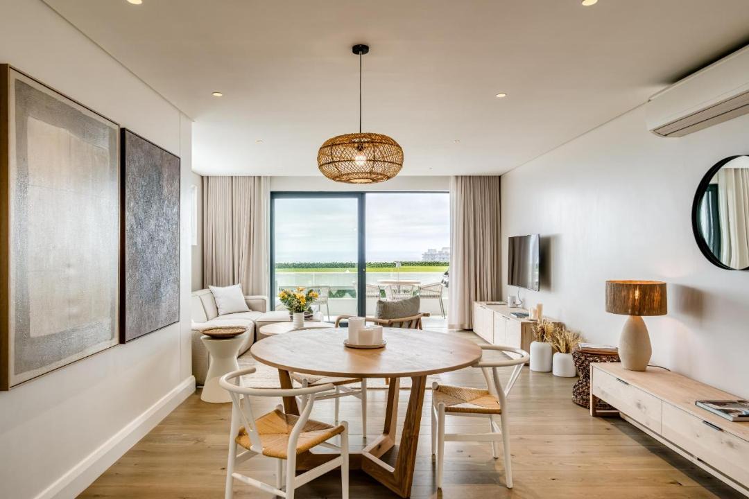Sea Point Apartment | Ocean View 1bed Apartment in Sea Point Marlo Cove