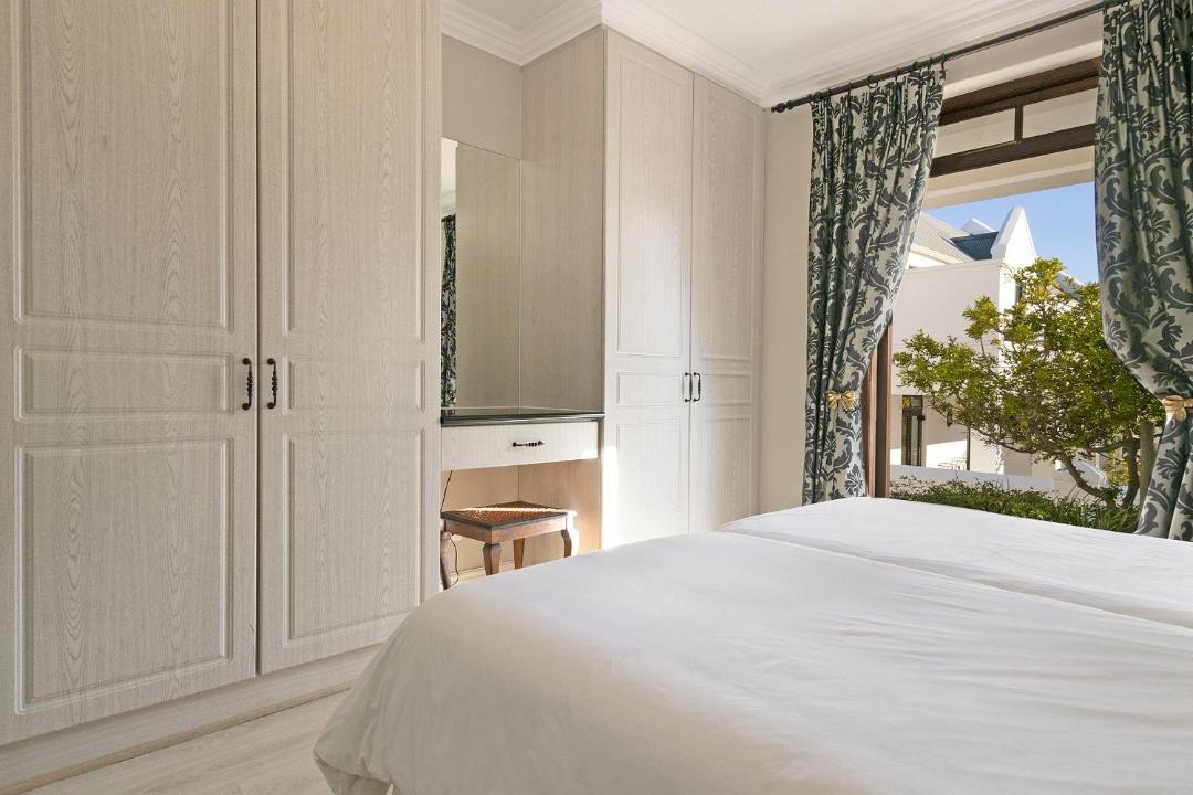 Stellenbosch Cabin | Winelands Golf Lodges 30