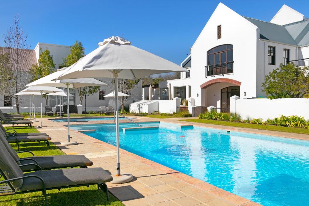 Stellenbosch Cabin | Winelands Golf Lodges 5
