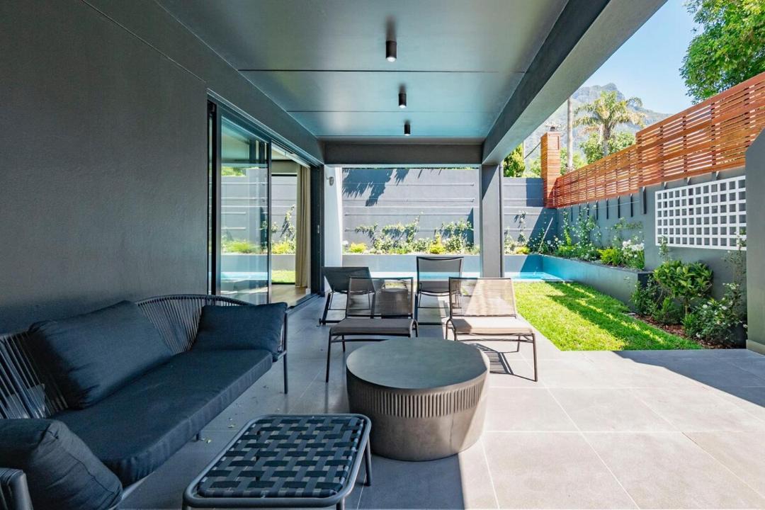 Newlands House | Luxurious Family home in Newlands with Pool