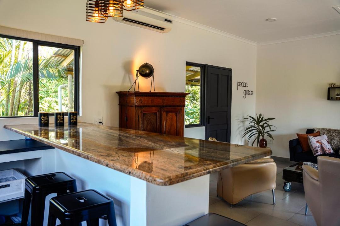 Monzi SH Bed & Breakfast | B&B Sawubona