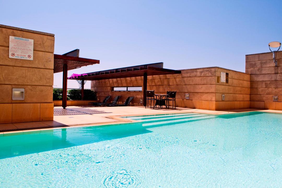 Sandown Hotel | Raphael Suites
