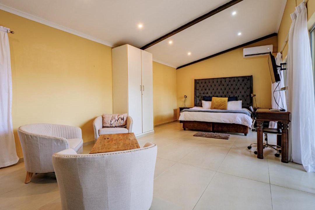 Essenwood Bed & Breakfast | Private Studio flatlet, Uncapped Wifi, Netflix,Full DSTV