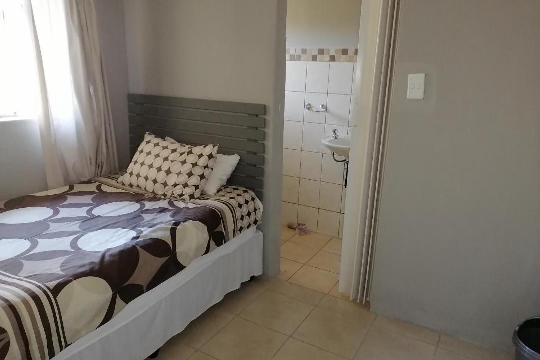 Fichardt Park Apartment | @14 van Blommenstein st