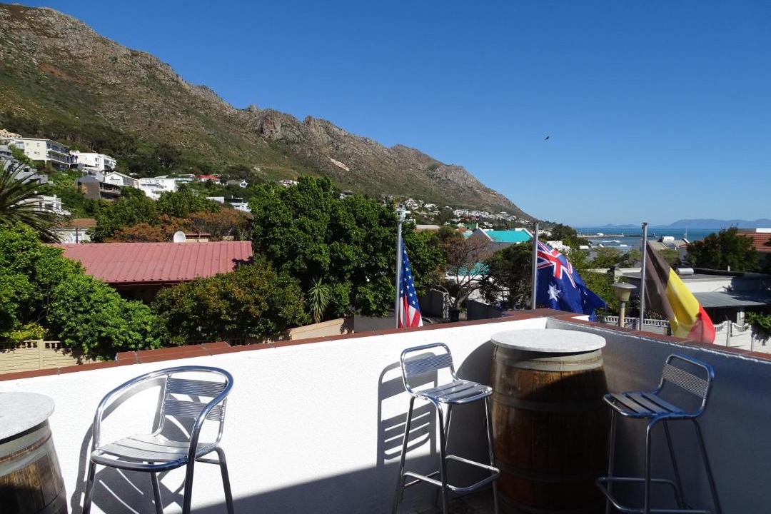Gordons Bay Central House | Big Skies Guesthouse