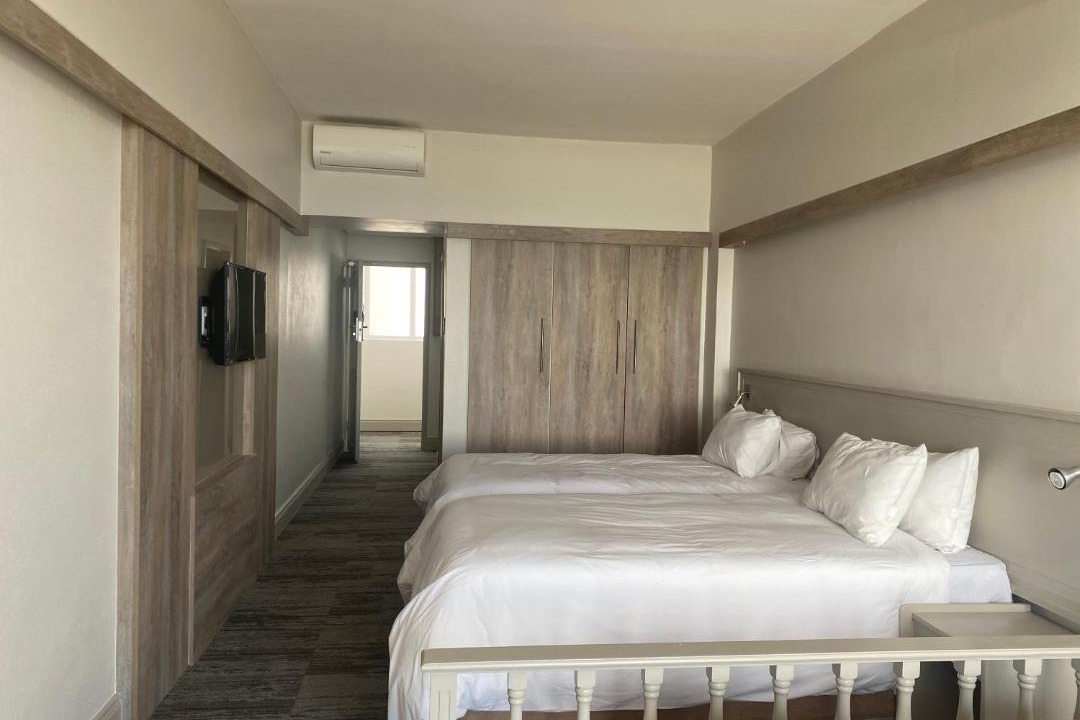Quigney Beach Hotel | Kennaway Hotel