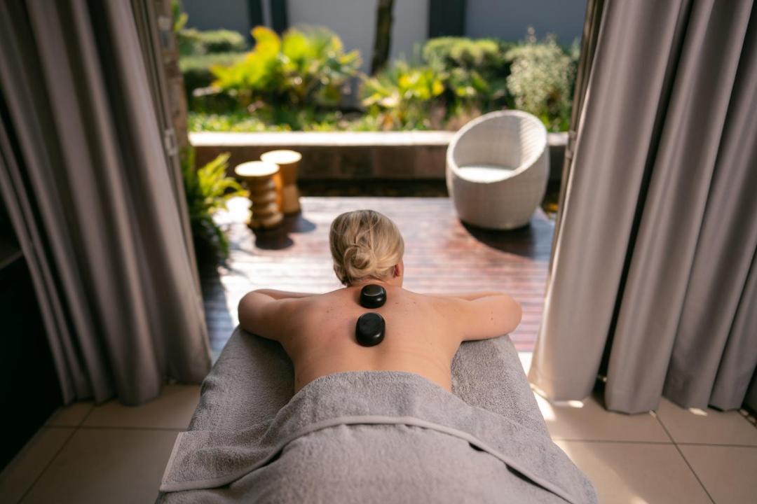 Greater Johannesburg Metropolitan Area Hotel | Seven Villa Hotel & Spa