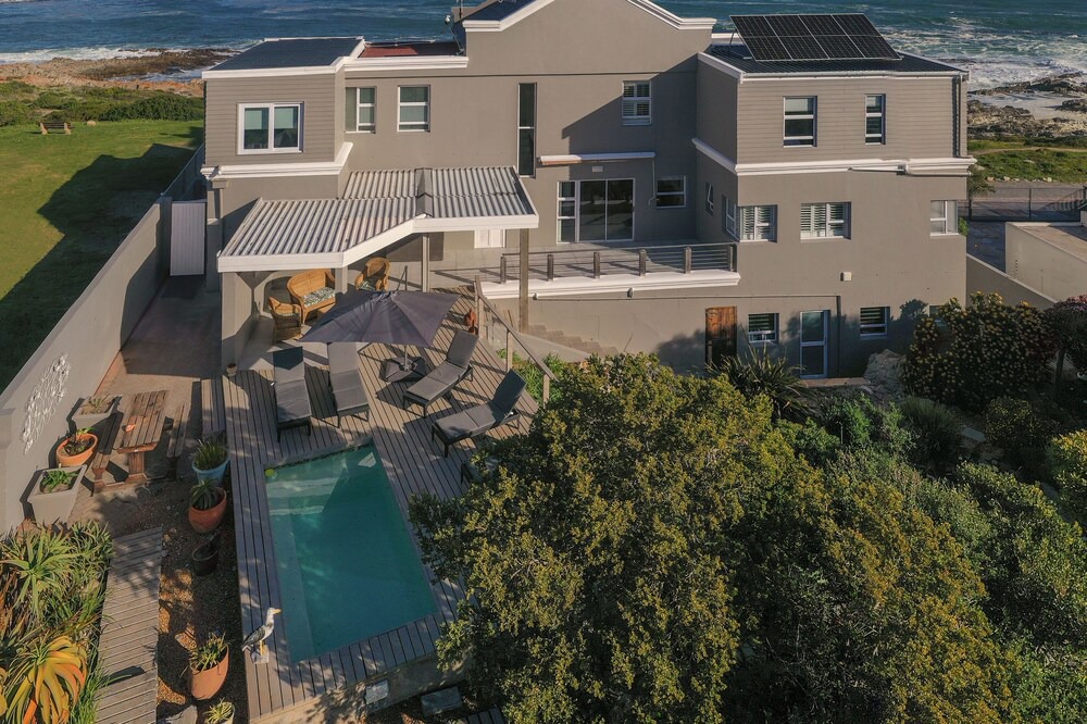 Photo of Outdoor in Sandbaai