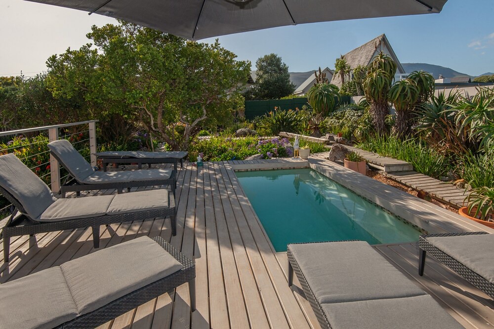 Photo of Outdoor in Sandbaai