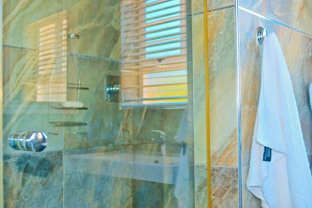 Photo of Bathroom in Bluff