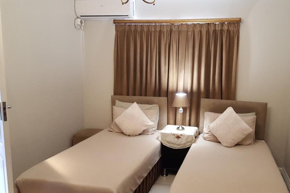 Photo of Bedroom in Rondebosch East
