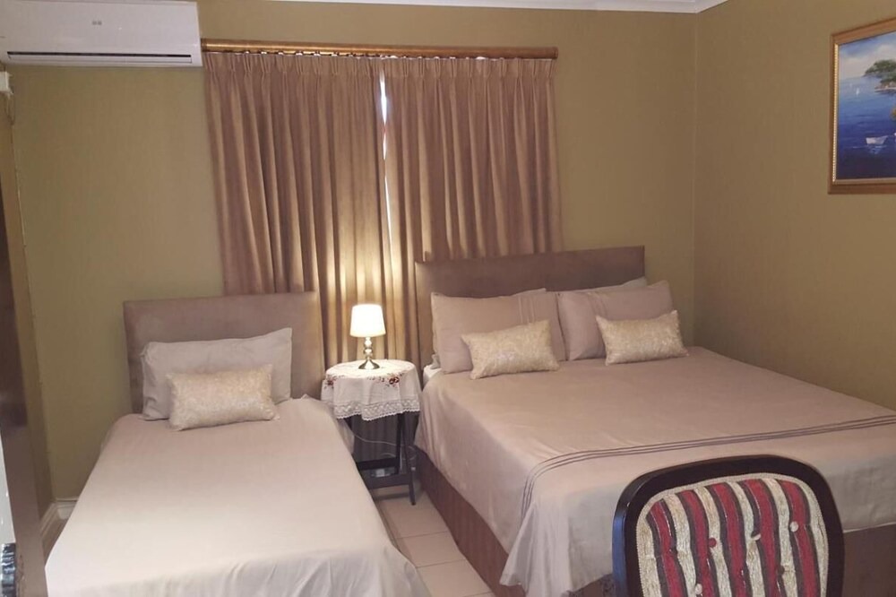 Photo of Bedroom in Rondebosch East