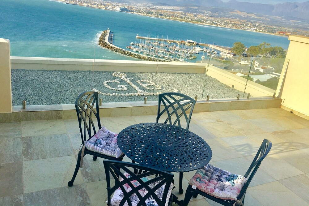 Photo of Patio Balcony in Mountainside