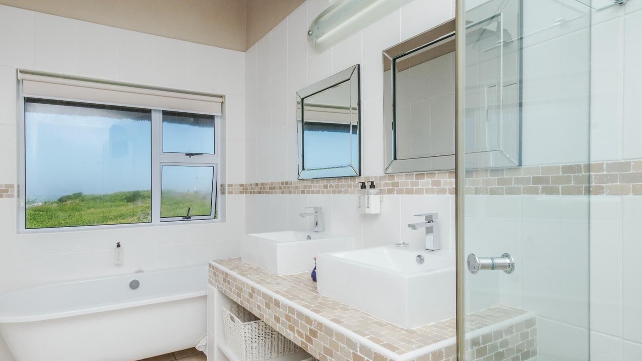 Photo of Bathroom in Cape Saint Francis