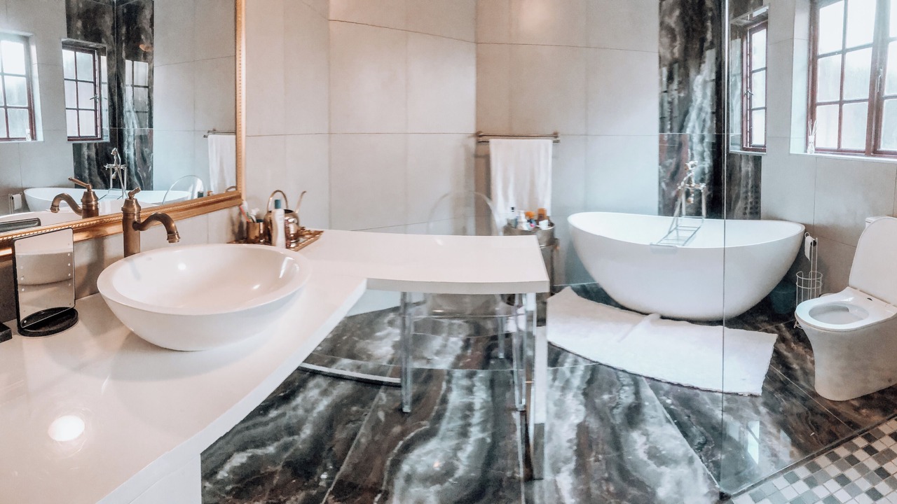 Photo of Bathroom in Faerie Glen