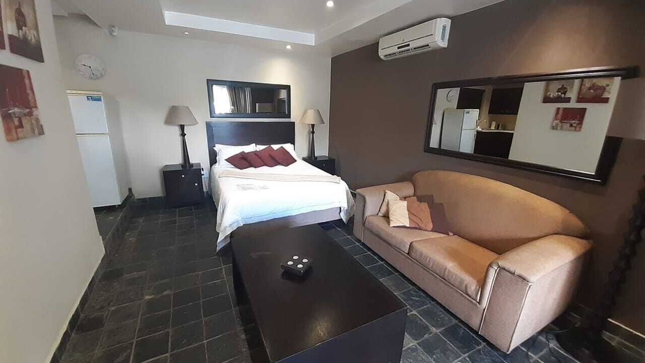 Photo of Livingroom in Greater Johannesburg Metropolitan Area