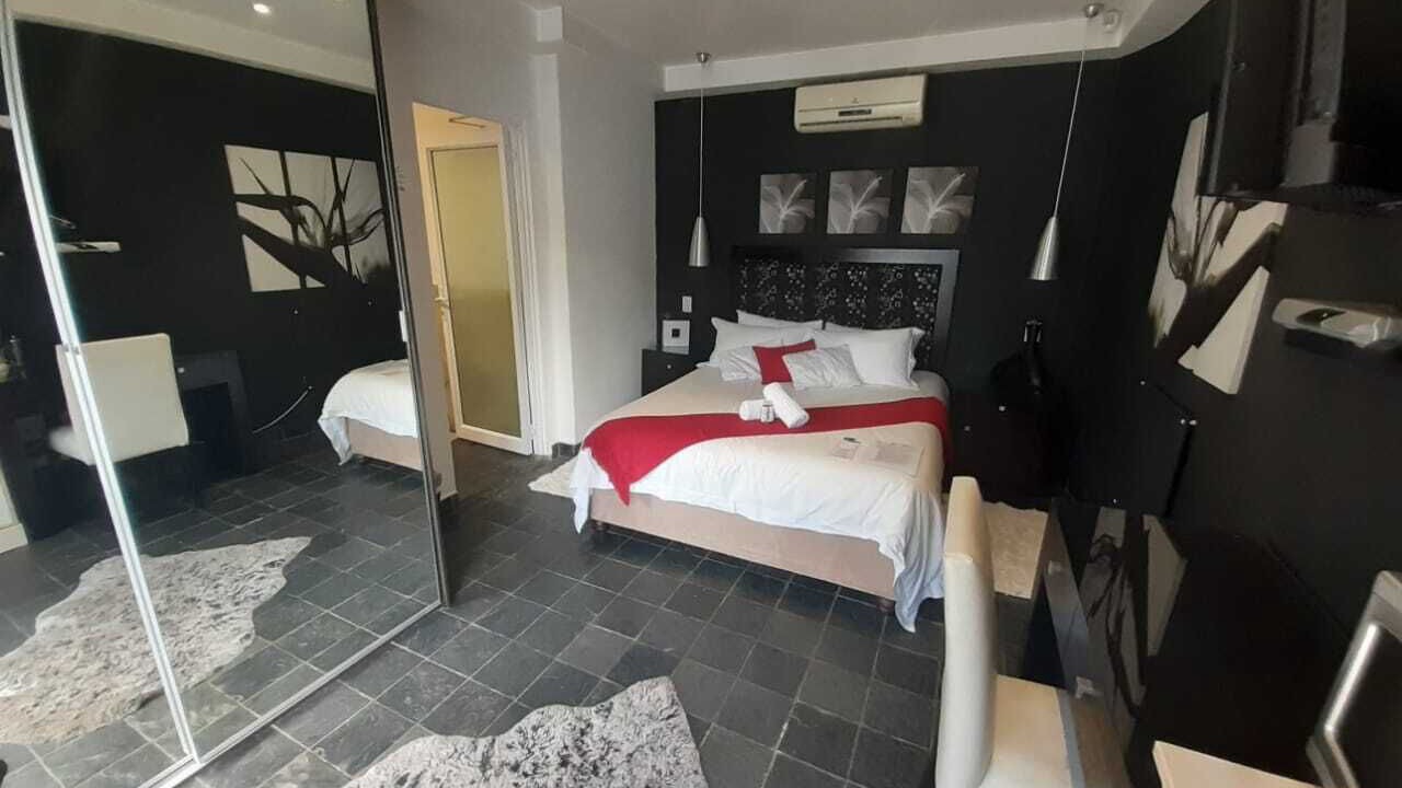 Photo of Livingroom in Greater Johannesburg Metropolitan Area