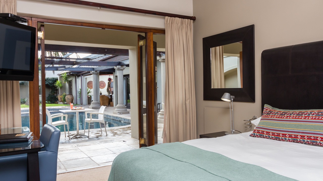 Photo of Bedroom in Pollok Beach