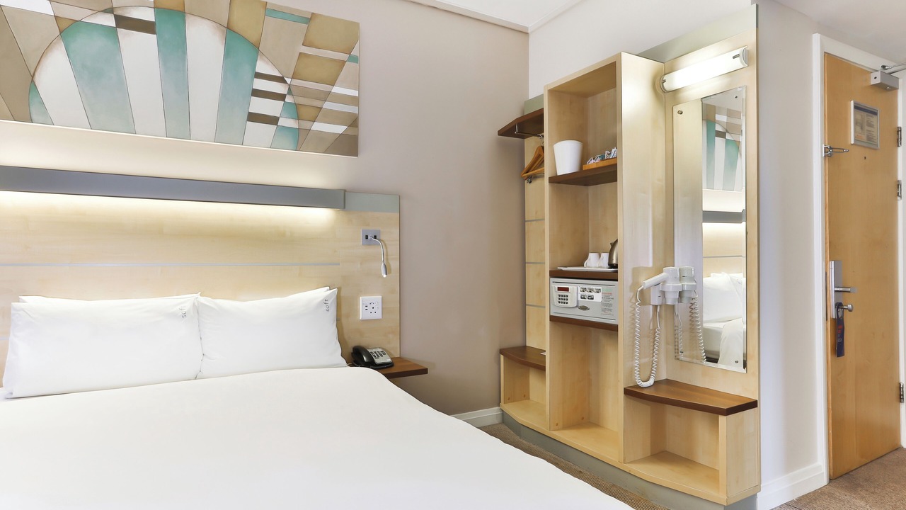 Photo of Bedroom in Cape Town City Centre