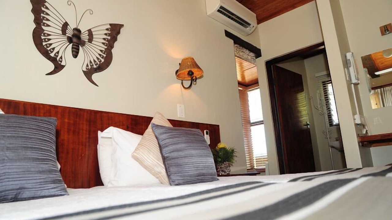 Photo of Bedroom in Oudtshoorn