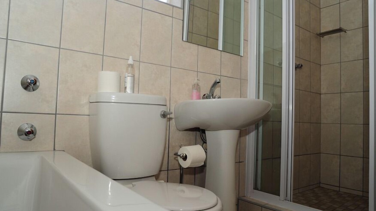 Photo of Bathroom in Oudtshoorn