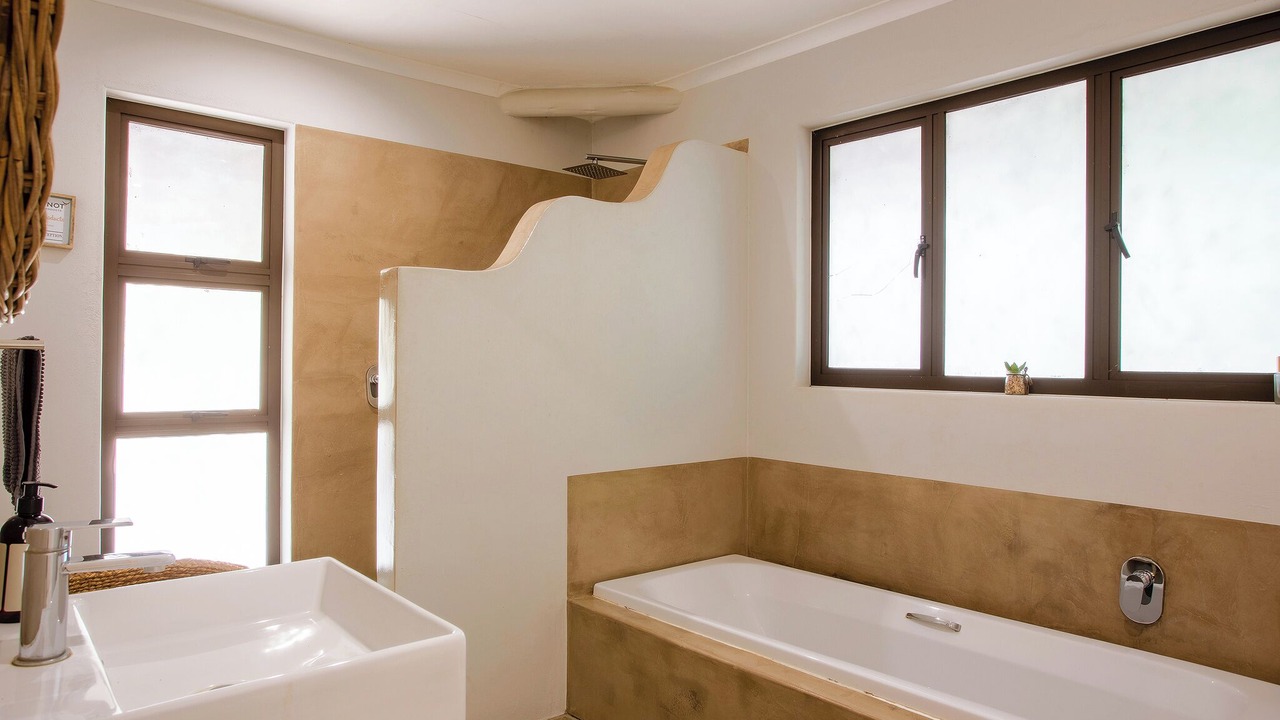 Photo of Bathroom in Thorny Bush Game Reserve